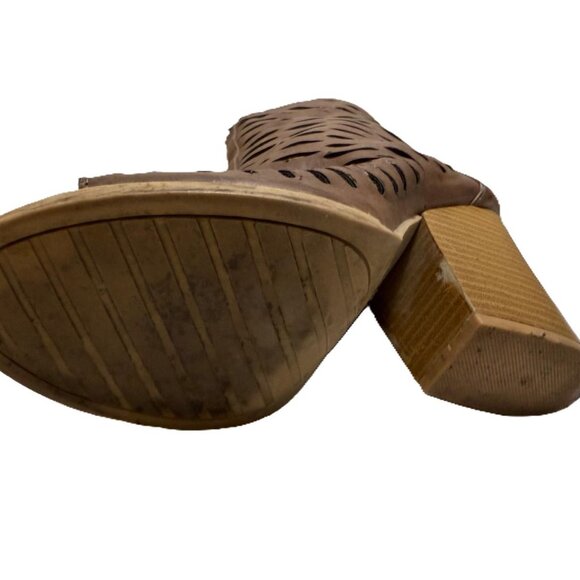 Qupid Perforated Angle Booties Boots  Brown size 8 - Picture 10 of 16